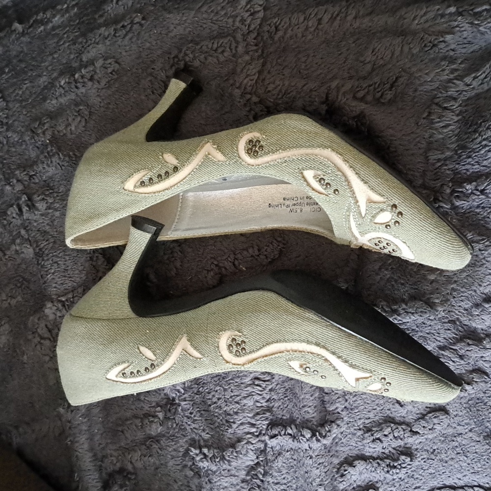 Bellini Cloth Pumps - Picture 2 of 5